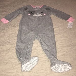Carters NWT gray girls puppy sleeper